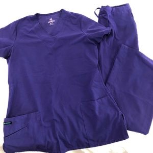 Women’s Scrubs